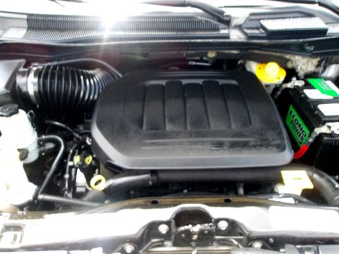 Used 2019 Dodge Grand Caravan SXT image 24