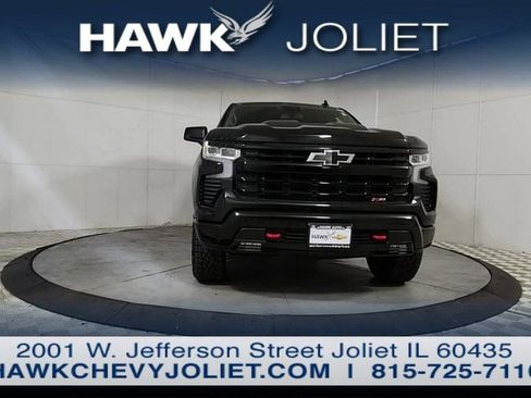 Used 2024 Chevrolet Silverado 1500 LT Trail Boss w/ Convenience Package II AWD/4WD image 9