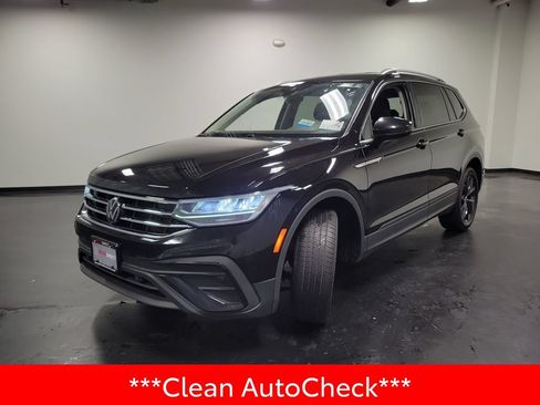 Used 2024 Volkswagen Tiguan SE AWD/4WD image 4