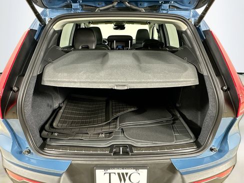 Used 2025 Volvo XC40 B5 Ultra w/ Climate Package AWD/4WD image 37