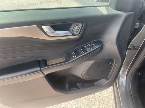Used 2022 Ford Escape SEL AWD/4WD image 17