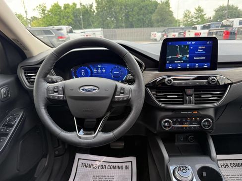 Used 2020 Ford Escape Titanium AWD/4WD image 21