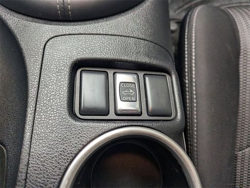 Used 2019 Nissan 370Z Roadster image 20