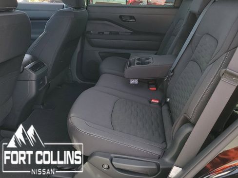 Used 2025 Nissan Pathfinder SV w/ Cargo Package image 8