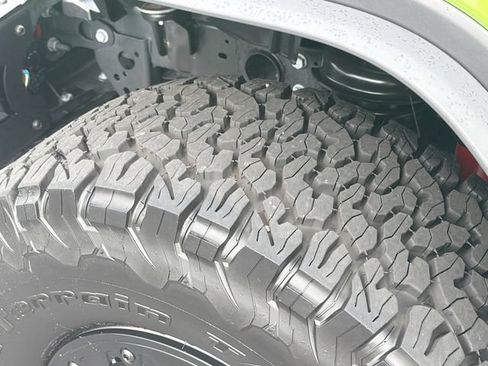 Used 2025 Jeep Wrangler Unlimited Rubicon AWD/4WD image 34