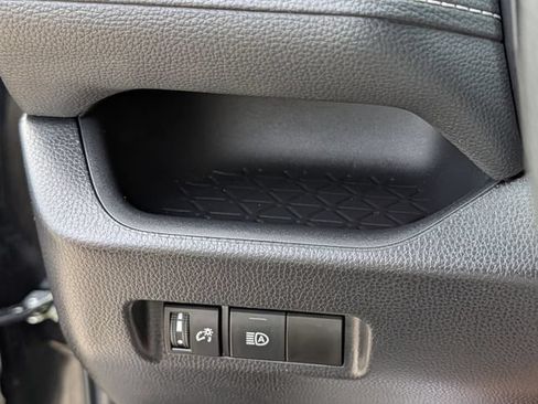Used 2025 Toyota RAV4 LE AWD/4WD image 22