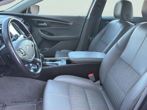 Used 2019 Chevrolet Impala LT w/ LT Convenience Package image 12