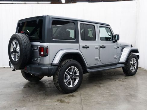 Used 2020 Jeep Wrangler Unlimited Sahara image 6