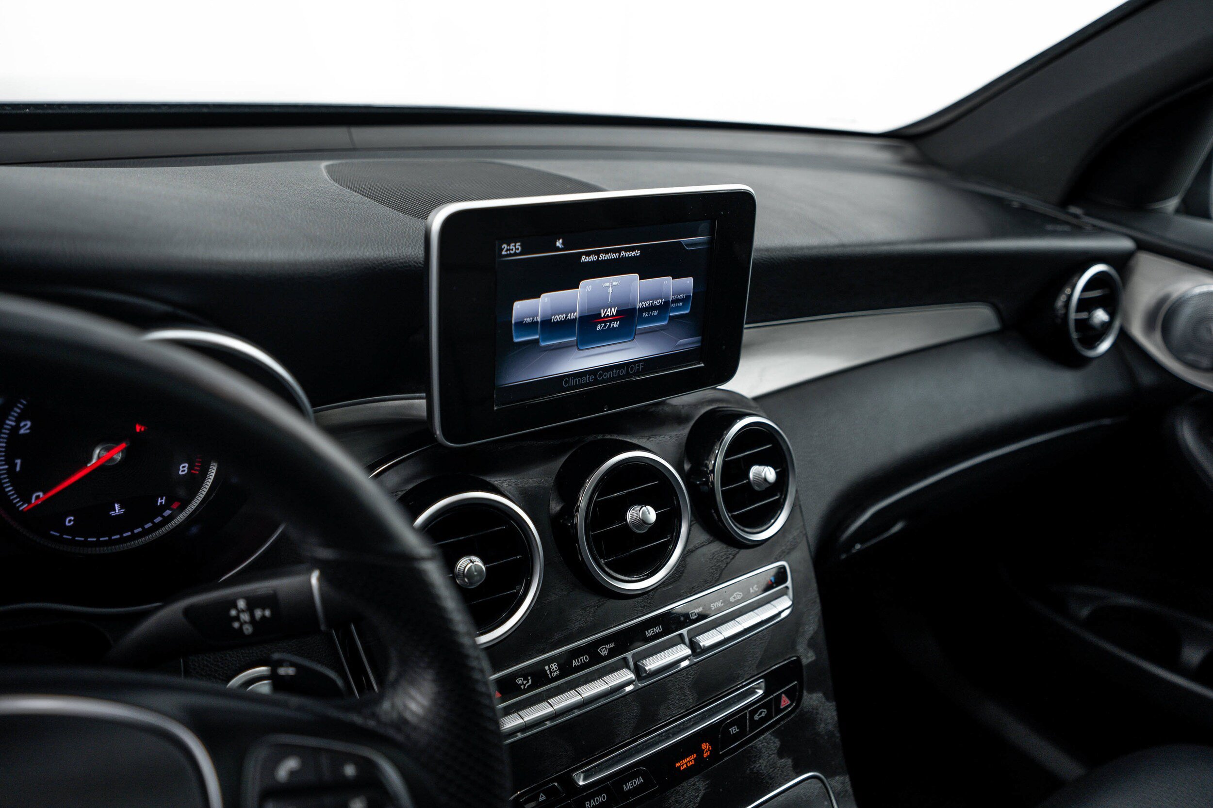 Used 2019 Mercedes-Benz GLC 300 4MATIC image 12