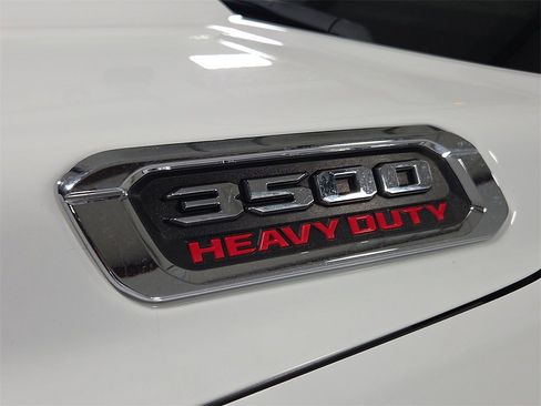 Used 2024 RAM 3500 Tradesman w/ Chrome Appearance Group image 7