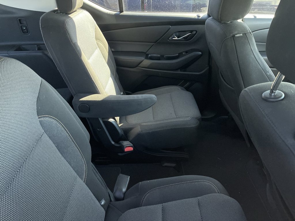 Used 2018 Chevrolet Traverse LT FWD image 10