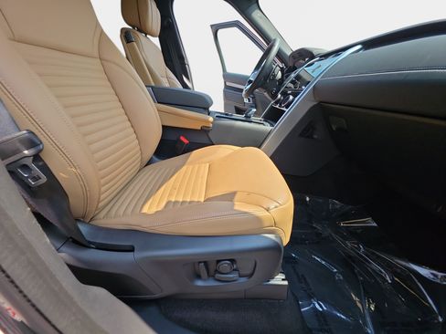Certified 2025 Land Rover Discovery Dynamic SE AWD/4WD image 10