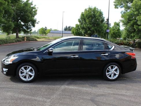 Used 2015 Nissan Altima 2.5 SV w/ Convenience Package FWD image 7