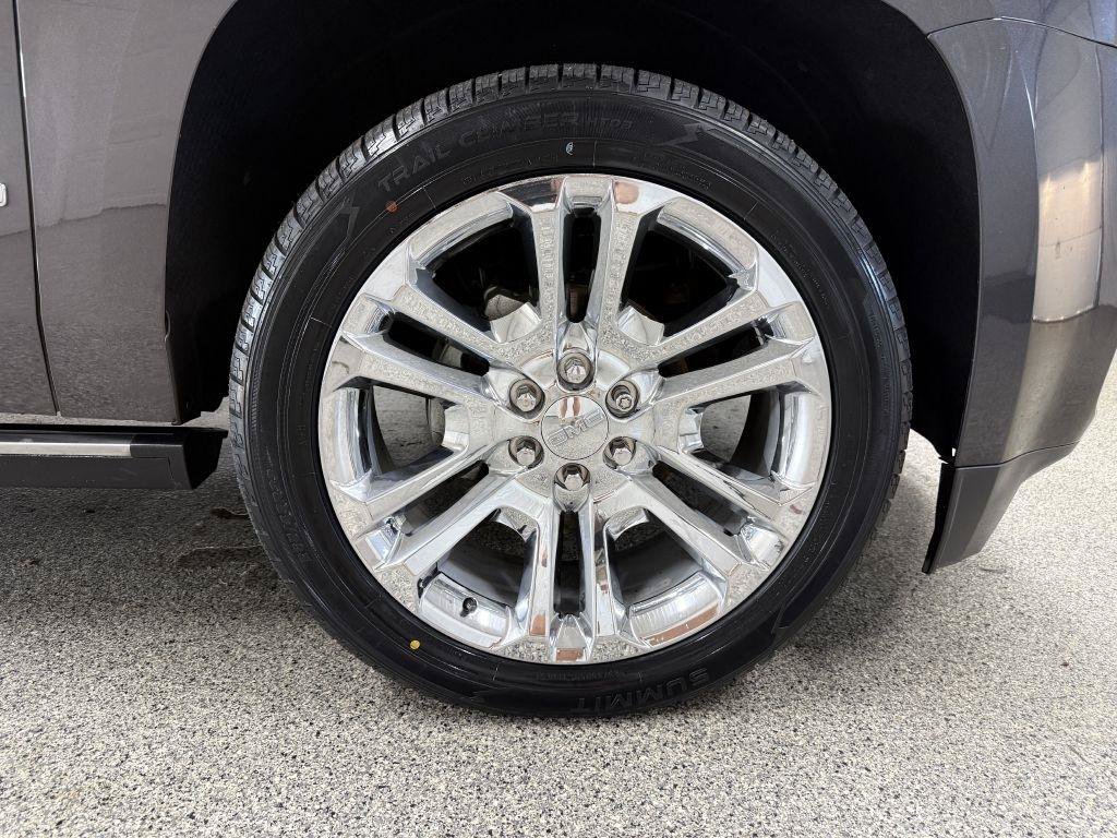 Used 2017 GMC Yukon XL Denali w/ Open Road Package AWD/4WD image 49