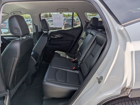 Certified 2024 GMC Terrain SLT AWD/4WD image 30