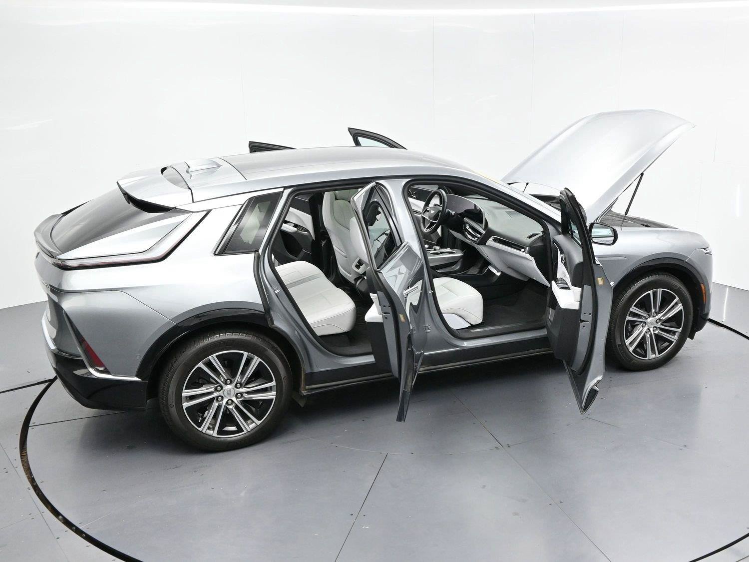 Used 2024 Cadillac Lyriq Luxury AWD/4WD image 36