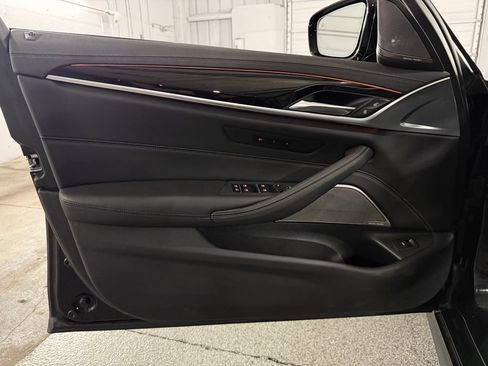 Used 2021 BMW M550i xDrive w/ Executive Package AWD/4WD image 21