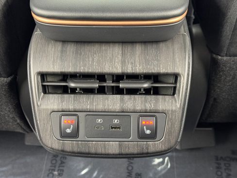 Used 2023 Nissan Ariya Engage image 32