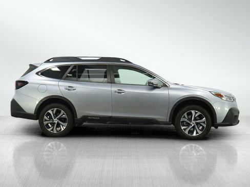 Used 2020 Subaru Outback Limited AWD/4WD image 6