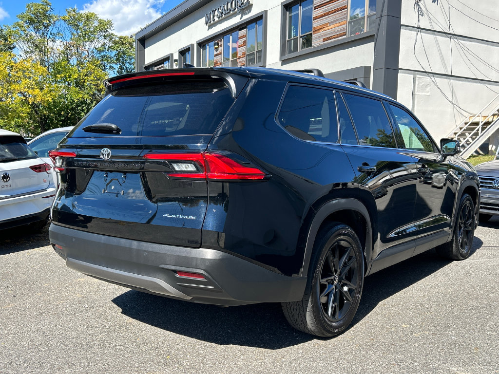 Used 2024 Toyota Grand Highlander AWD image 2
