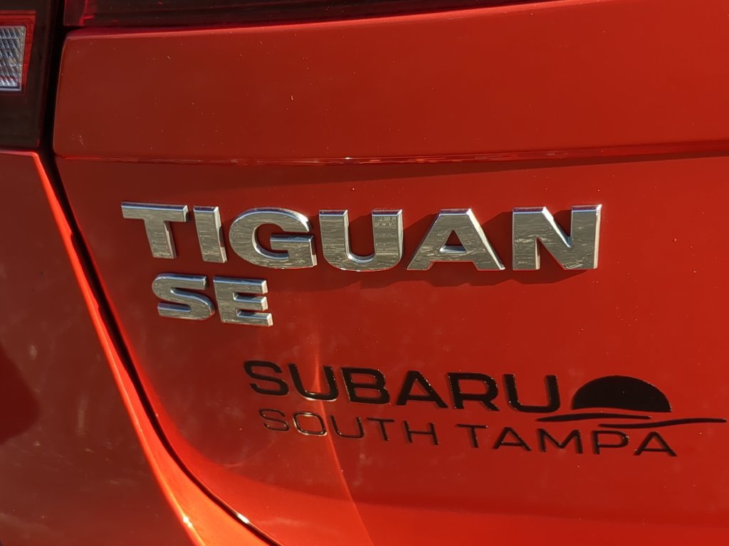 Used 2018 Volkswagen Tiguan SE w/ Panoramic Sunroof Package FWD image 11
