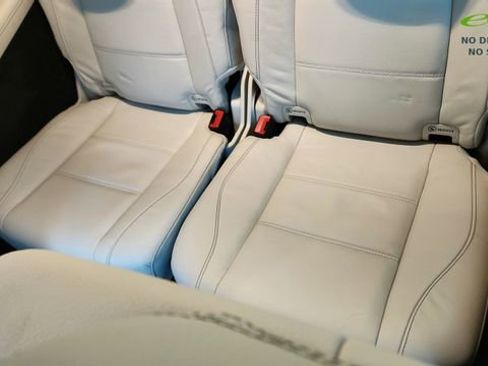 Used 2022 Mercedes-Benz GLS 450 4MATIC image 32