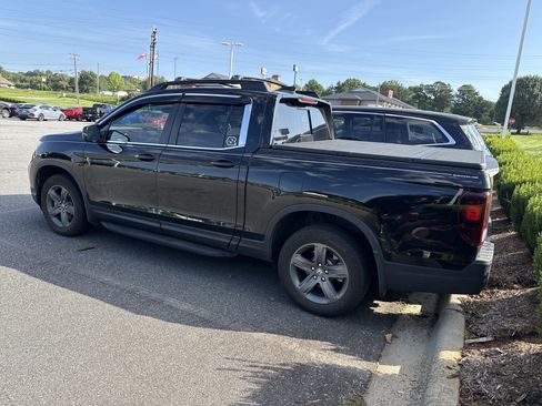 Certified 2023 Honda Ridgeline RTL image 8