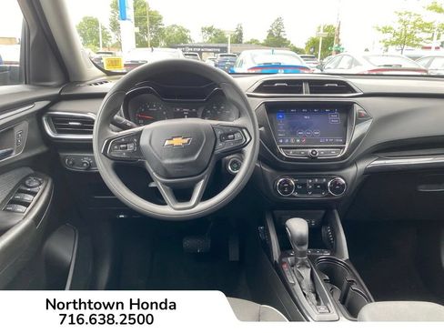 Used 2023 Chevrolet TrailBlazer LT w/ Convenience Package AWD/4WD image 16