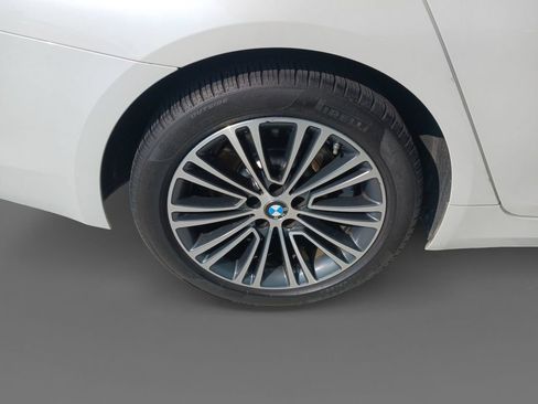 Used 2019 BMW 530i w/ Convenience Package RWD image 10
