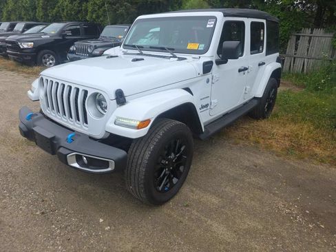 Used 2023 Jeep Wrangler Unlimited Sahara w/ Cold Weather Group AWD/4WD image 2