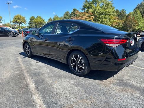 Used 2024 Nissan Sentra SV image 3
