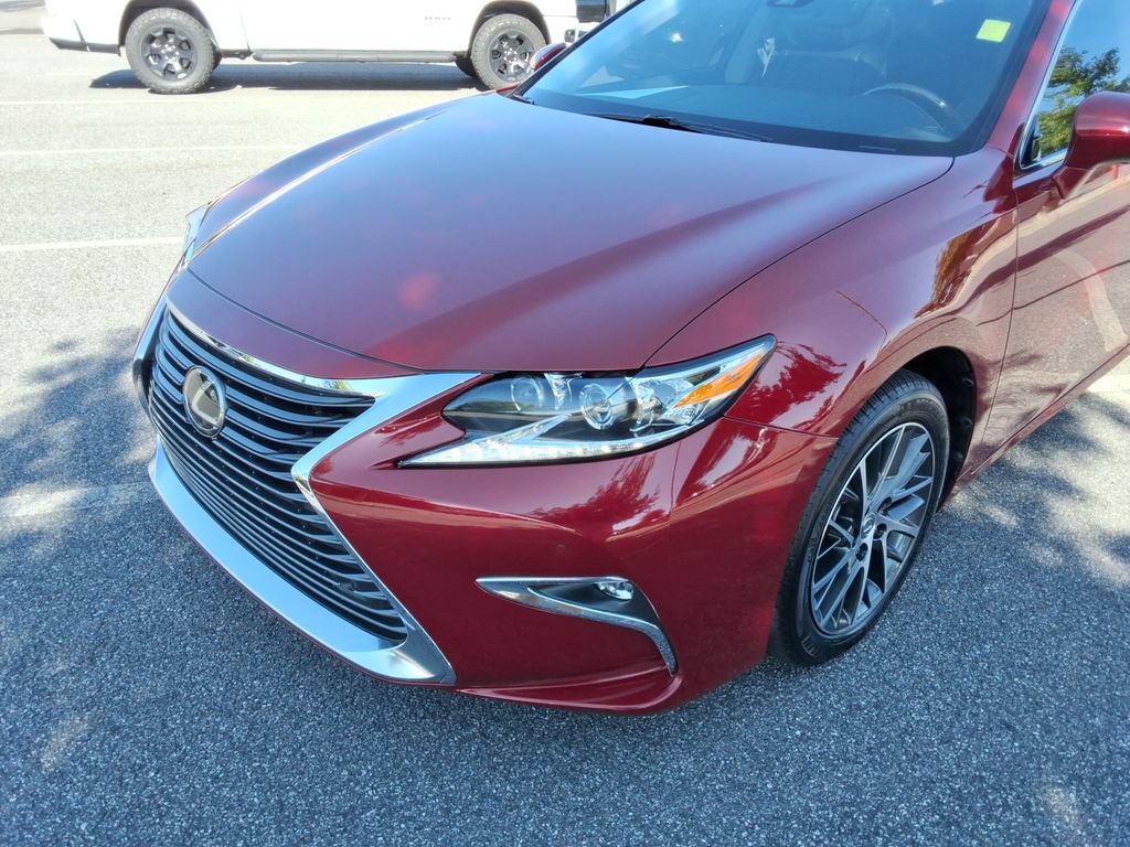 Used 2016 Lexus ES 350 w/ Luxury Package w/Wood Trim FWD image 9