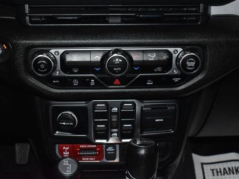 Certified 2024 Jeep Gladiator Sport image 18