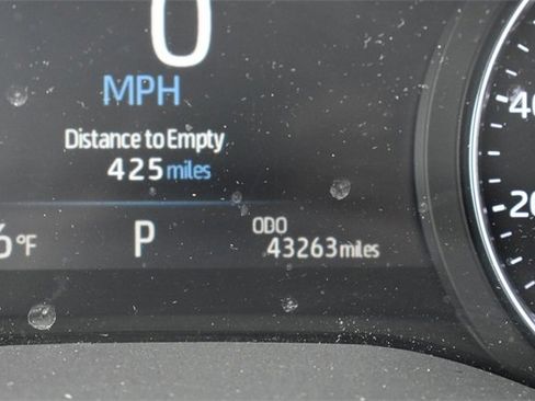 Used 2021 Toyota Sienna Limited image 17