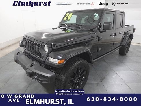 Used 2024 Jeep Gladiator Sport image 1