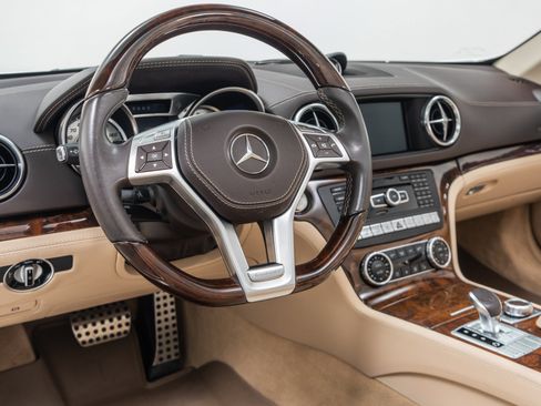 Used 2013 Mercedes-Benz SL 550 image 13