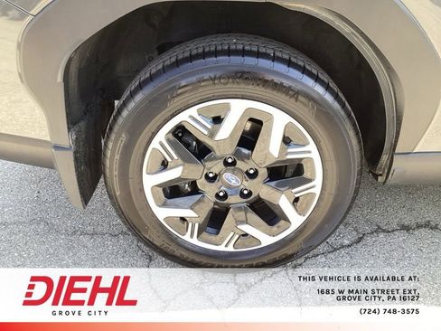 Used 2025 Subaru Forester Premium AWD/4WD image 9