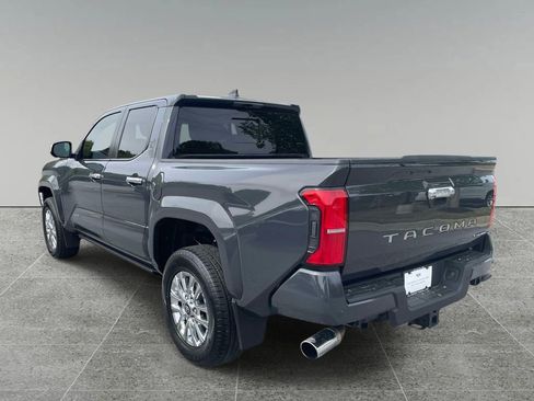 Used 2025 Toyota Tacoma Limited AWD/4WD image 3