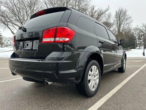 Used 2018 Dodge Journey SE w/ Safe & Sound Group image 4