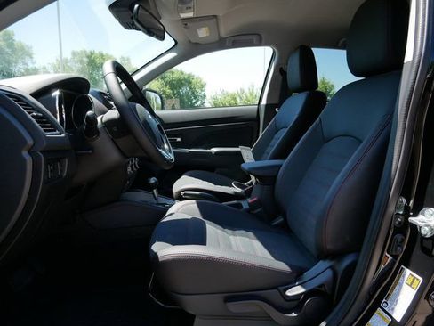 Used 2025 Mitsubishi Outlander Sport SE AWD/4WD image 14