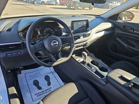 Used 2025 Nissan Altima 2.5 S image 21
