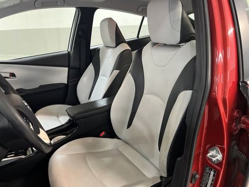 Used 2016 Toyota Prius Three Touring image 5