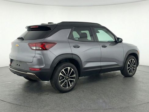 Used 2025 Chevrolet TrailBlazer LT image 9