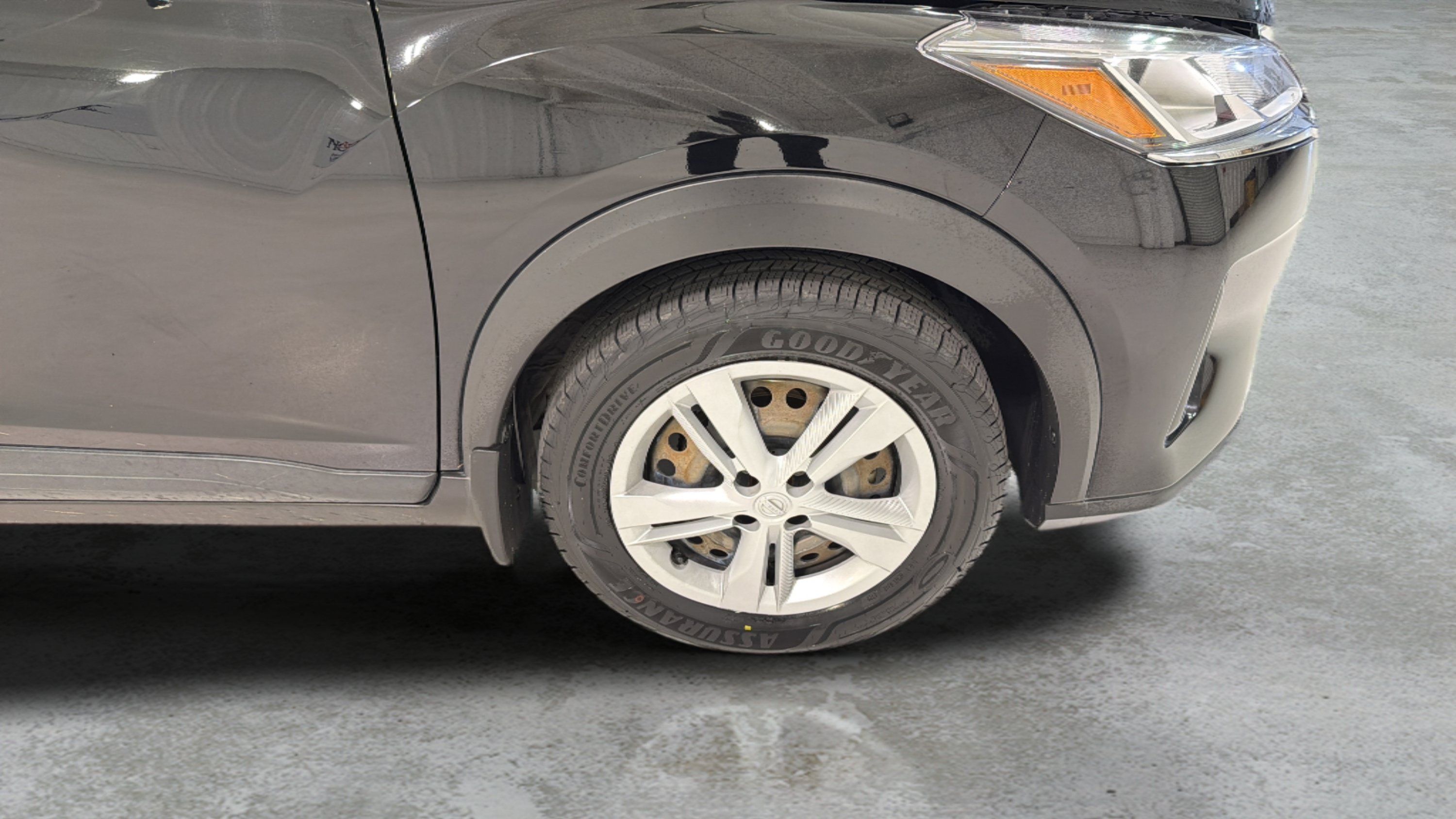 Used 2024 Nissan Kicks S FWD image 26