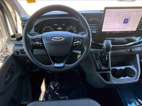 Used 2023 Ford Transit 350 XLT image 9