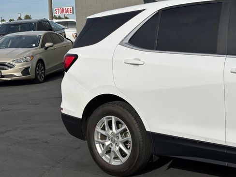 Used 2023 Chevrolet Equinox LT w/ Driver Convenience Package AWD/4WD image 3