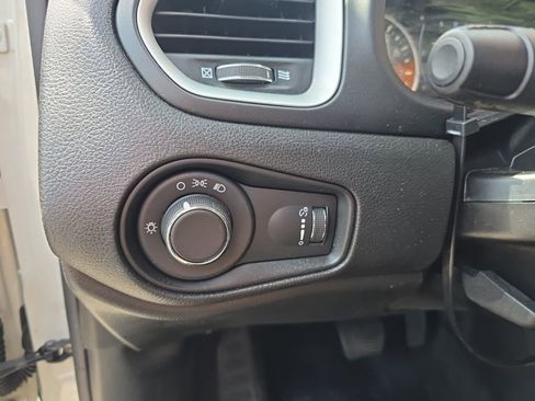 Used 2018 Jeep Renegade Sport w/ Power & Air Group image 12