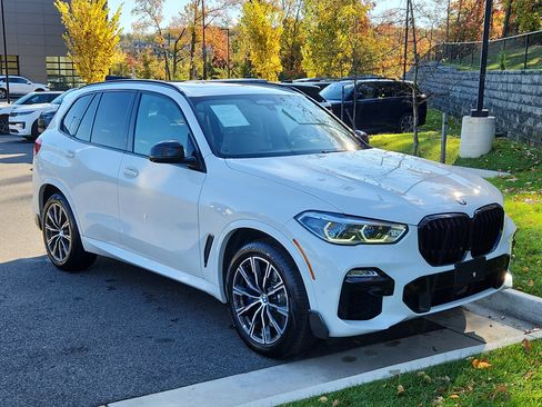 Used 2020 BMW X5 M50i w/ Executive Package image 10