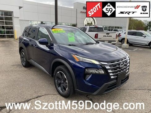 Used 2025 Nissan Rogue SV AWD/4WD image 1