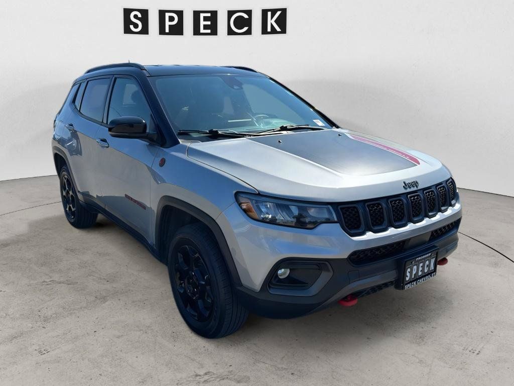 Used 2024 Jeep Compass Trailhawk AWD/4WD image 7
